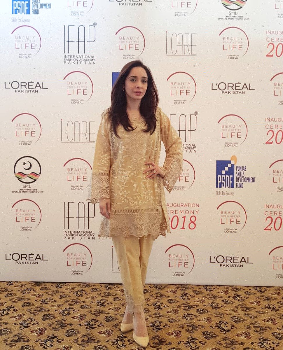 At the graduation ceremony of the 3rd edition of #BeautyForABetterLife 

#LorealPakistan #MehreenSyed #icarepk #ifappk #garnierpakistan

Wardrobe by #anayabykiranchaudhry