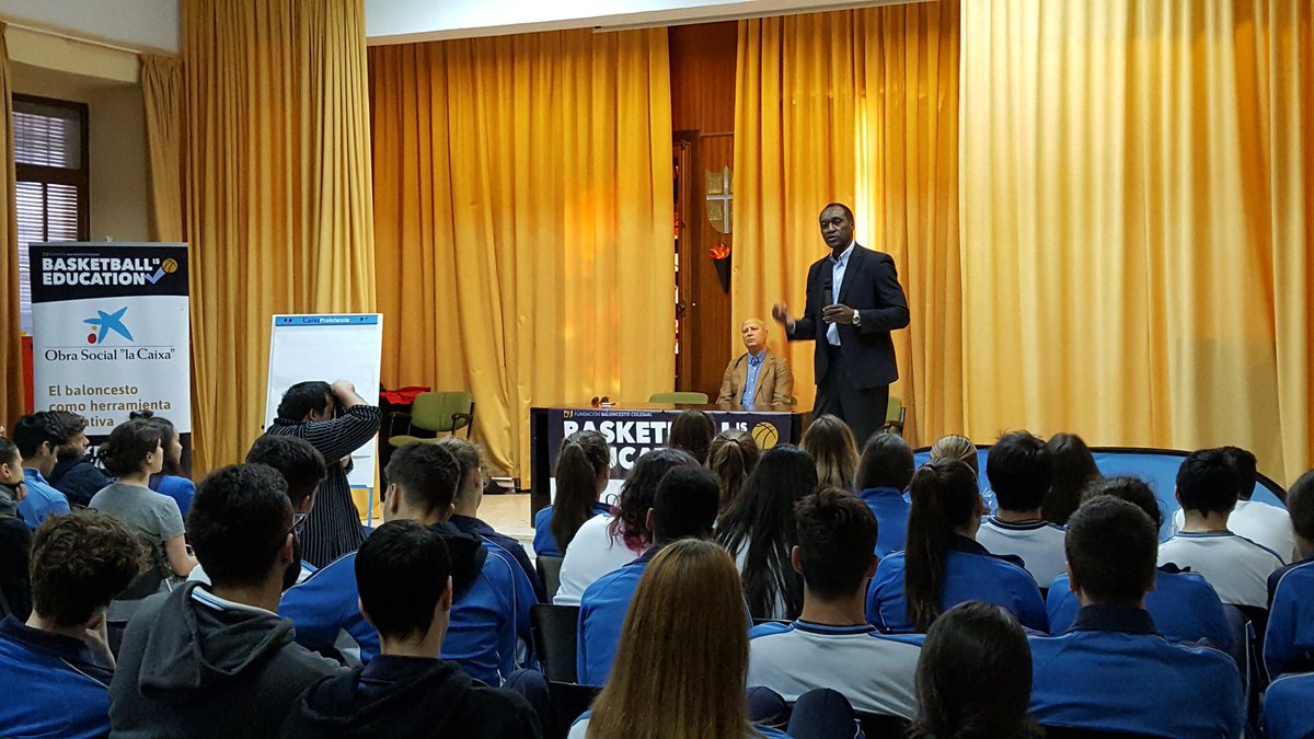 FJavierImbroda's tweet photo. Hoy unimos de nuevo deporte y educación: @javierimbroda y @elfarodemeiras dan su visión y experiencia sobre la actividad deportiva en @LaGoletaColegio. #Súmate #Acoger #Competir https://t.co/s6nkt7uD8d