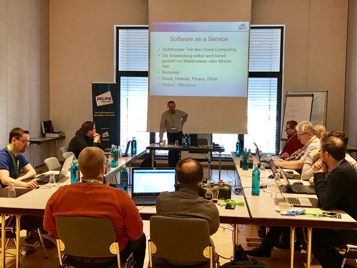 EntwicklerKON's tweet image. Frisch und motiviert geht es in den zweiten Tag des #delphicodecamp 2018 mit Bernd Ua und seinem Workshop "Mit #Delphi in die #Azure #Cloud"! 🌥️