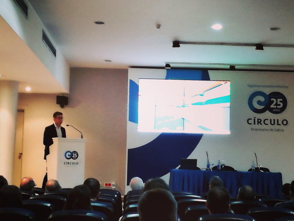 circulogalicia's tweet photo. Ángel Santín en la jornada de transformación digital del Círculo: "la transformación digital emplia la vida de toda empresa" https://t.co/1RDFuMaxCR