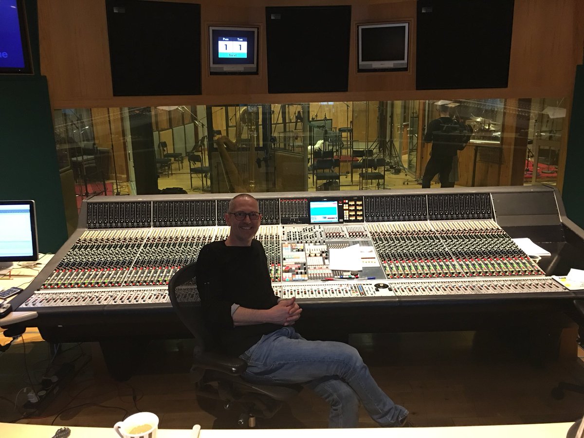 _Evansson's tweet image. Micing up at Angel for a 23 piece!