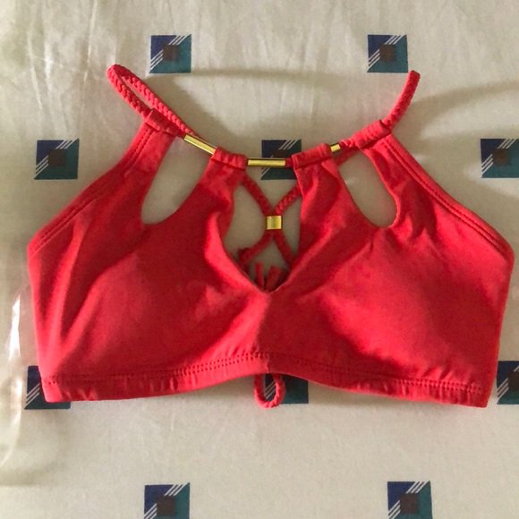 MichelleLFrench's tweet photo. So good I had to share! Check out all the items I'm loving on @Poshmarkapp #poshmark #fashion #style #shopmycloset #robinpiccone #levis: https://t.co/P7Kkbncrr5 https://t.co/WAk4dlTTIa