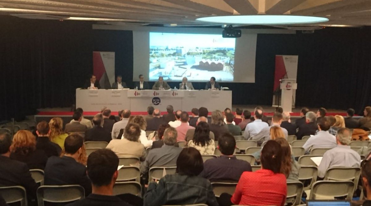 FLCconstruccion's tweet photo. Hablamos de liderazgo preventivo en las obras de #construcción durante la Jornada 'Presente y Futuro #seguridad y #salud sector #construccion' #PRL #SSL #SST #Badalona @BCIN95 #28PRL https://t.co/mX8X6J7xNO