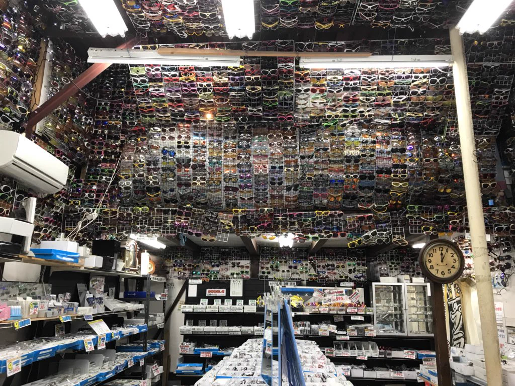 コスプレイヤー御用達？池袋にあるメガネ博物館が安くて品揃え豊富でいい！