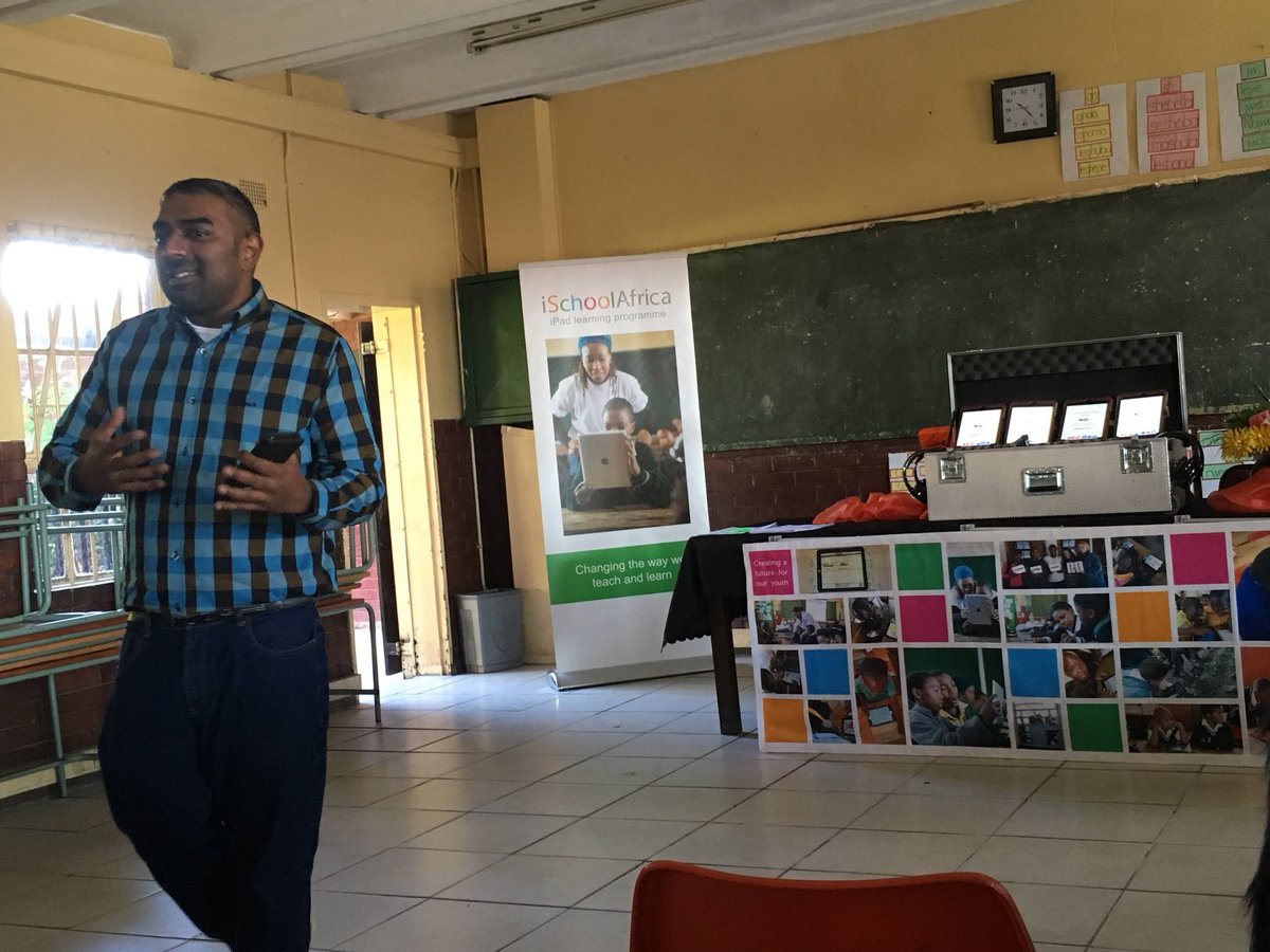 iSchoolAfrica tweet media