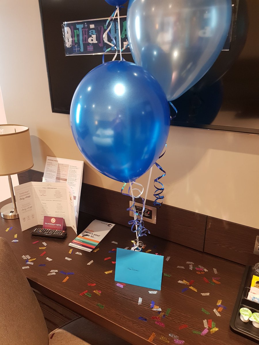 Celebrating a birthday in the hotel 😁 #celebrations <a href="/SWWalesSolus/">#500PImiles</a>
<a href="/Lisalawson1Lisa/">Lisa Lawson</a> <a href="/Lauraloolooo/">Laura Tait</a>