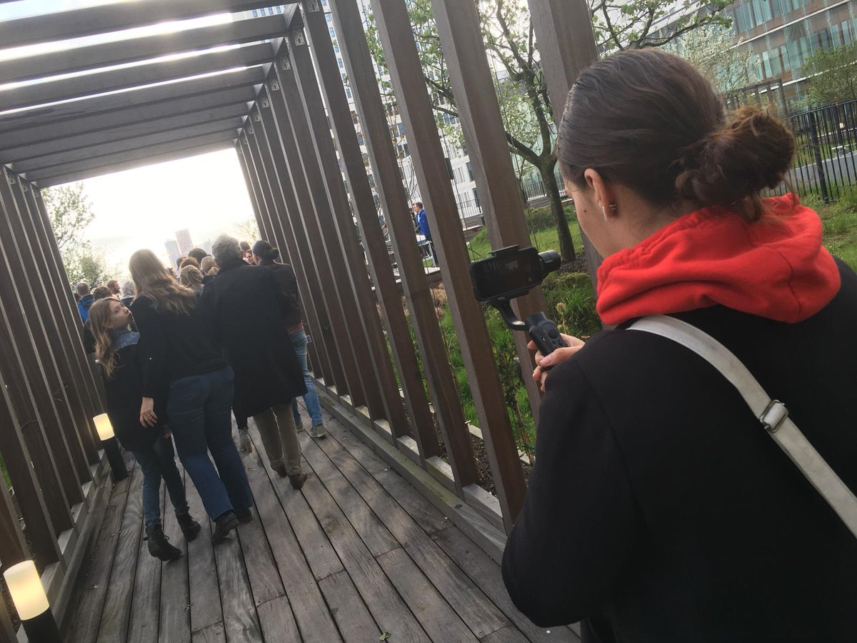 SoMeMonteur's tweet photo. Vanochtend waren wij aanwezig bij de officiële #opening van de @ErasmusMCTuin! Niet alleen aan het werk als #socialreporter, maar ook als sponsor van dit mooie initiatief! #groenmaaktbeter https://t.co/2kDETjGzUy