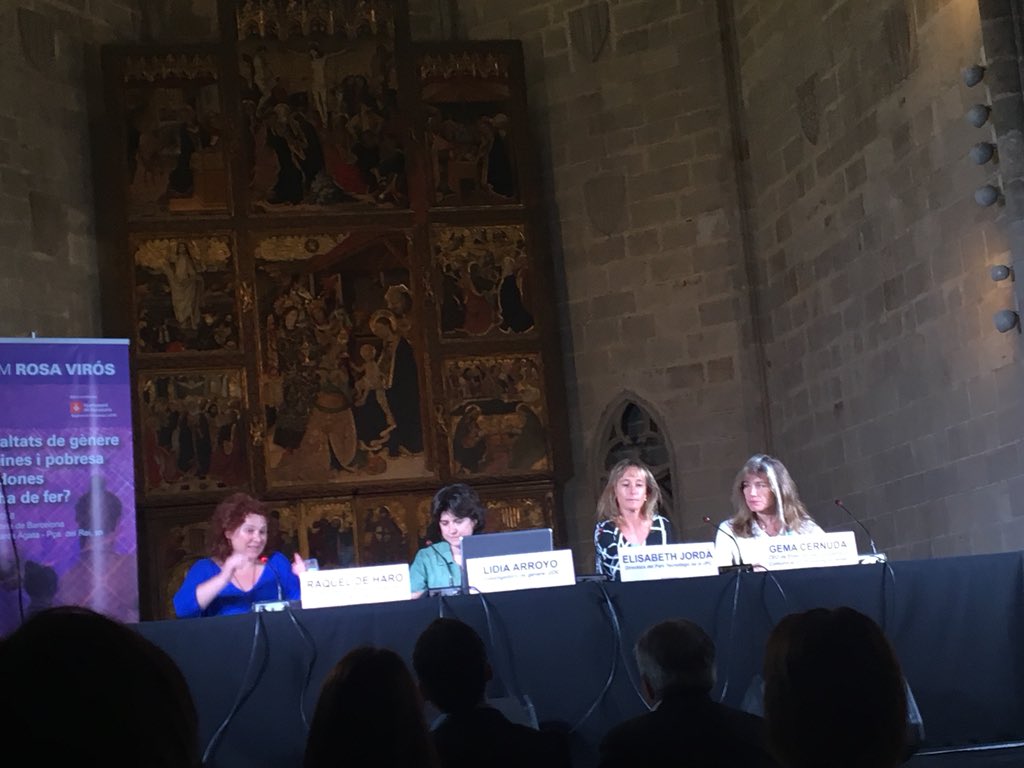 empentagran's tweet photo. Després de l’interessant ponencia de l’ex-consellera de treball de #Gencat Mar Serna, ara li toca el torn a la dona a la ciència, a la tecnologia i la banca. #donaiciencia #cesb #forumrosaviros https://t.co/dirlMmMrxO
