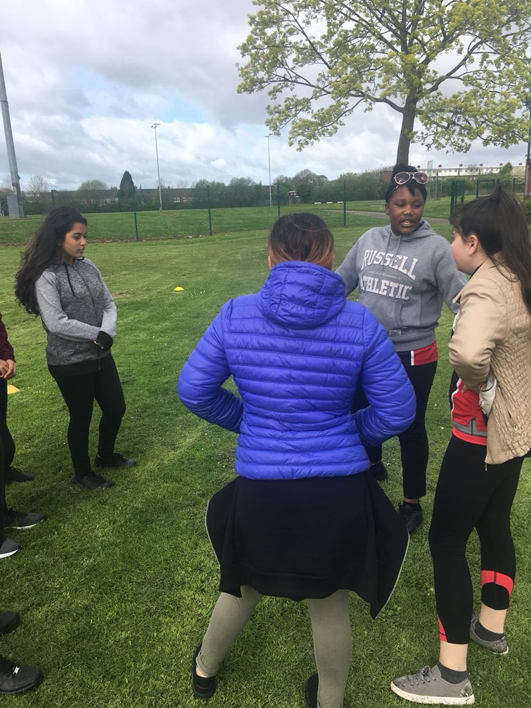 LyngHallPE's tweet photo. Our Year 9 #ocr Girls showing us their skills in their Leadership sessions for their coursework! #thisgirlcan #girlsinleadership #girlpower https://t.co/zUSDIKmuL0