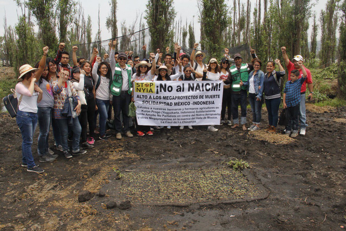 *Stop NYIA!* (New Yogyakarta International Airport)
*No to NAICM!* (New International Airport of Mexico City)

Solidaritas dari La casa de la chinampa, front gabungan non-partisan tolak bandara baru dan megaproyek-megaproyek lain di lembah Meksiko.

#StopNYIA