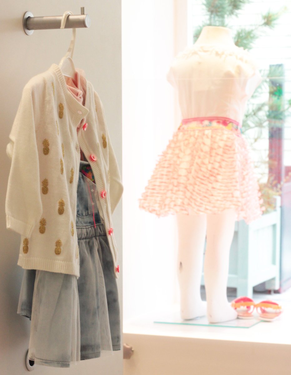 KildareVillage's tweet photo. The kids are alright! Looking for amazing #kidswear? Your little ones will be kitted out in style with our new store #KidsAround! #NewAtKildareVillage #KildareVillage #Shopping #KidsFashion https://t.co/HEvIbd25Iq
