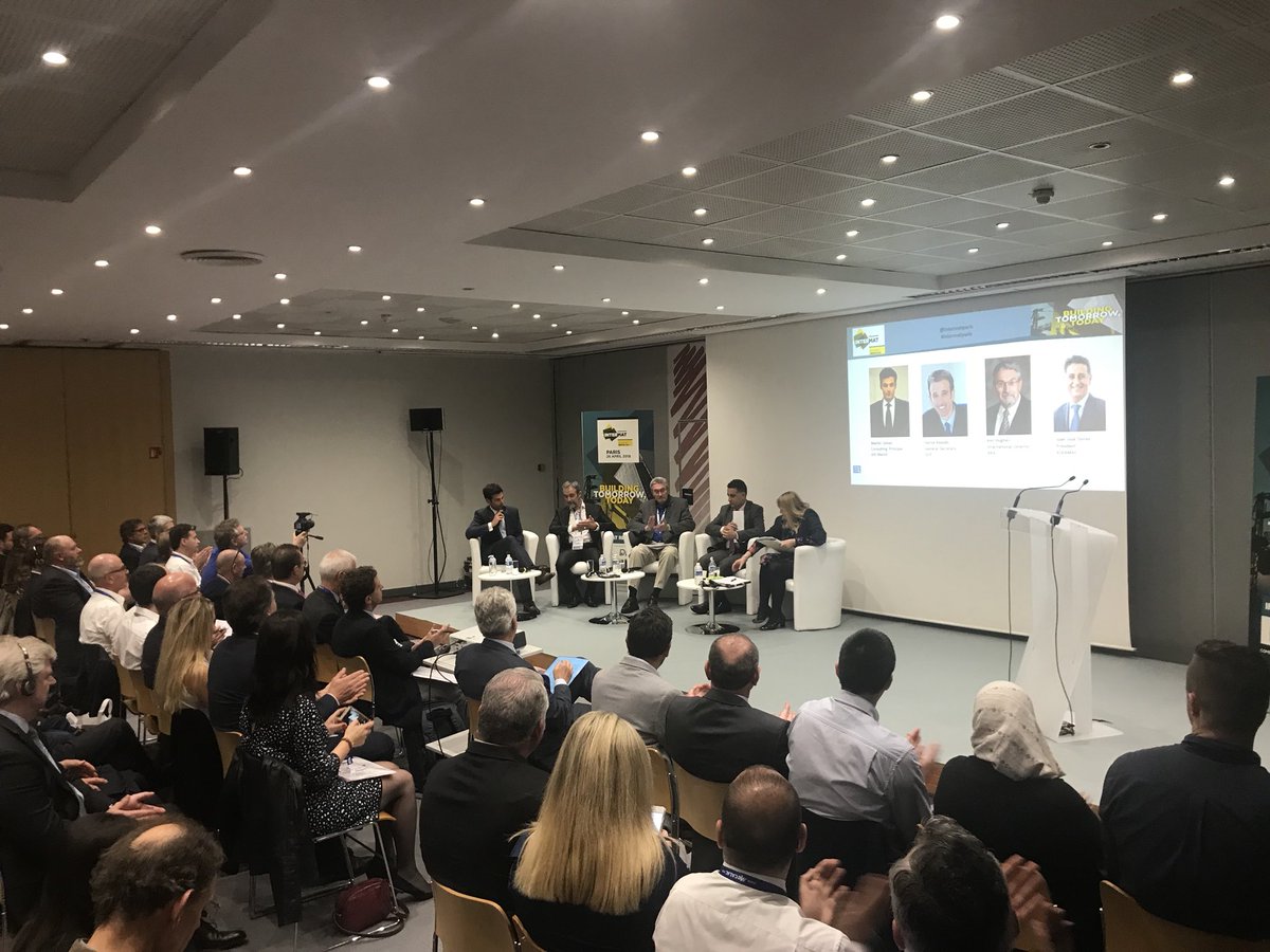 CECE_Europe's tweet photo. Full room &amp; great panelists at #INTERMATParis #RentalDay - @IHSMarkit Martin Seban presenting very good economic momentum for #construction in Europe #CECEatINTERMAT https://t.co/TqounVfPYr