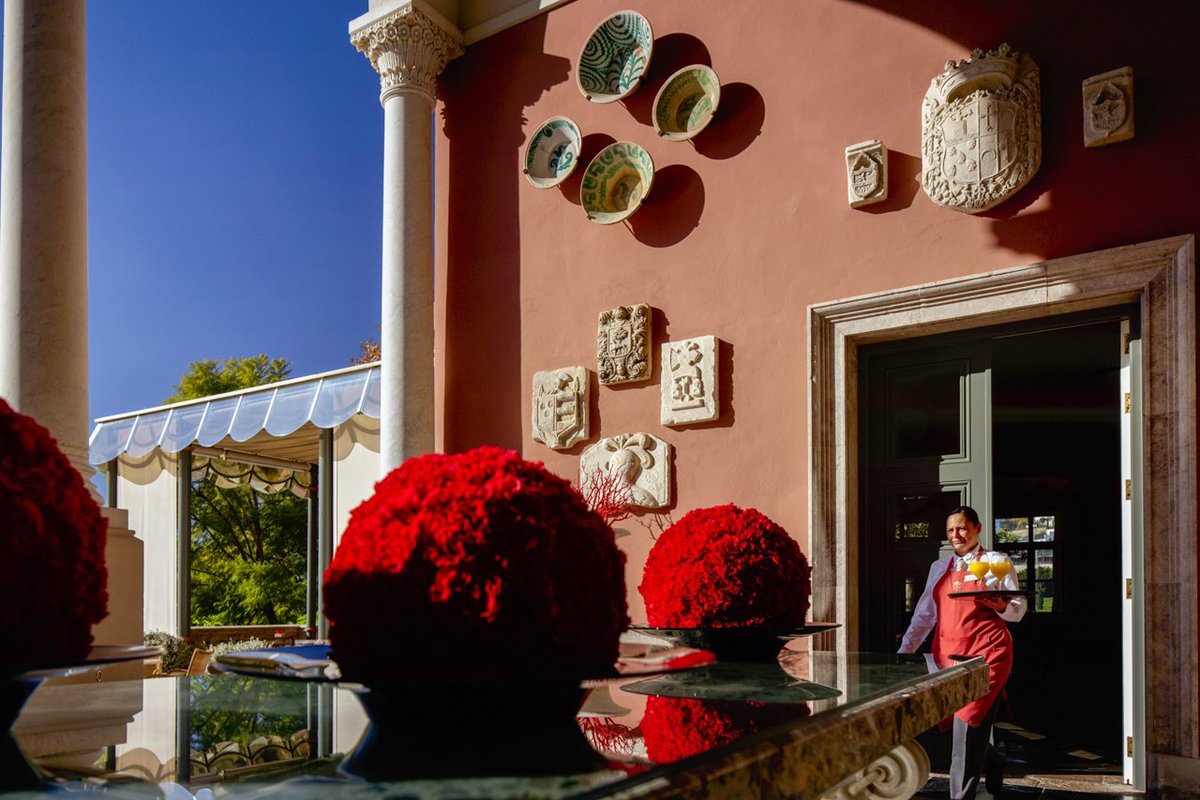 La Loggia with its impressive views has created together with <a href="/eltenedor/">ElTenedor</a> a solidary menu that do a tour of the most exquisite Mediterranean cuisine. 
#villapadiernapalace #gastronomy #marbella #hotelmarbella
bit.ly/2qNpnIF