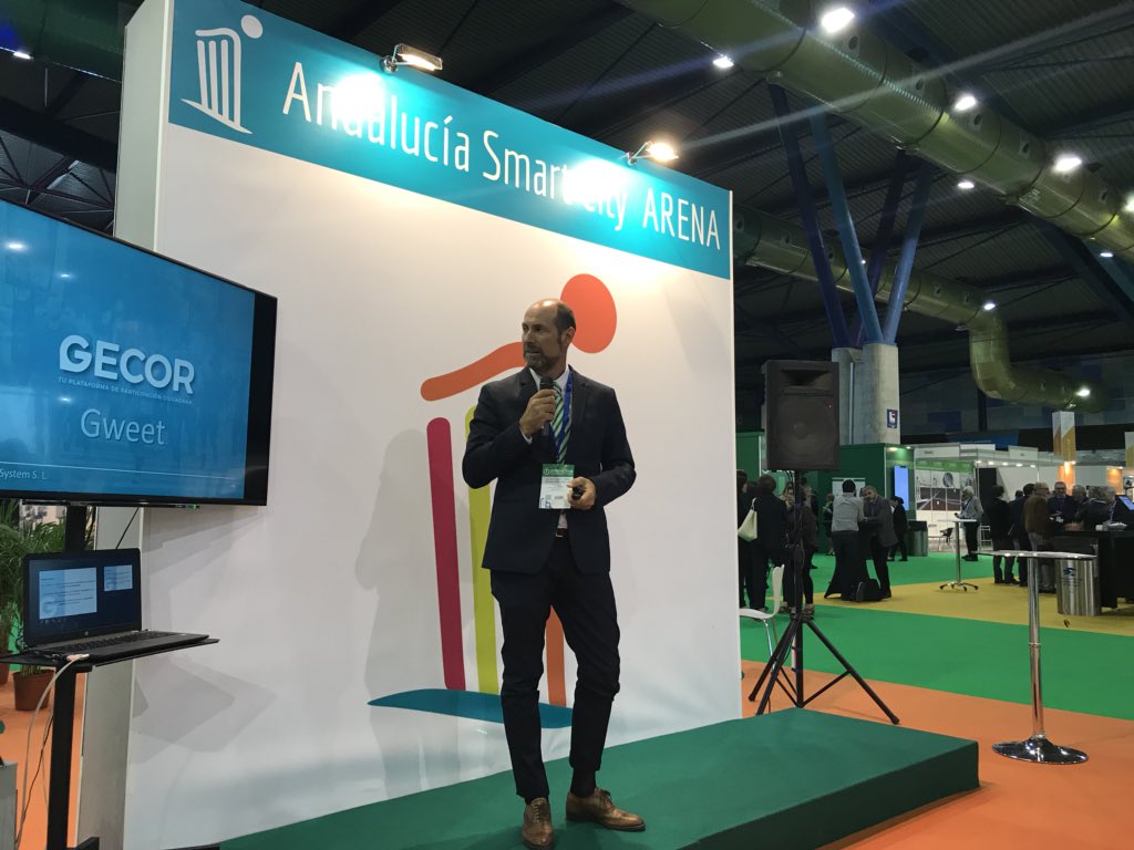 smartcityclust's tweet photo. Terminando nuestra primera sesión con nuestros asociados @PayThunder @vodafone_es @gecorweb soluciones muy diversas centradas en el #ciudadano en nuestro espacio Andalucia Smart City ARENA @forogreencities https://t.co/W6bHu1X5EC