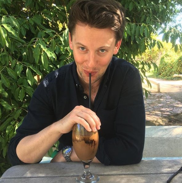 Dunstone_Estate's tweet photo. Because you're never too old to enjoy a #Dunstone chocolate milkshake!
Thank you Clemmy Fontaine for this mouth-watering pic! π«
#DunstoneCollection #ThrowbackThursdays #DunstoneFamily #heartWellington #Travel #SouthAfrica #Chocolate π« https://t.co/oQCc1k4rO5