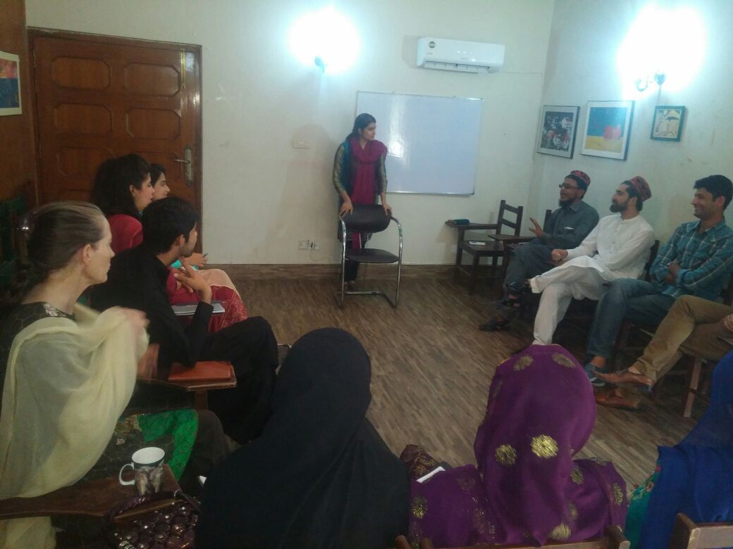 SLP_Vision21's tweet photo. #SpeedLiteracyProgram
#SLPTeachers
attended workshop about problems for
#SLPstudents
Australian Artist@Kate_deJude and @Vision21Pak
Conducted activities
at
#Speedliteracyoffice
#Rawalpindi https://t.co/1dxrQBiOJ4