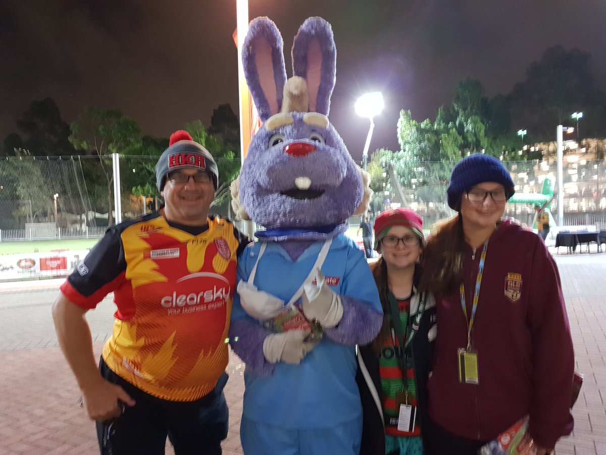thegregorysue's tweet photo. With Dr Rabbit #ColgateAU https://t.co/eiaCn1dcfZ