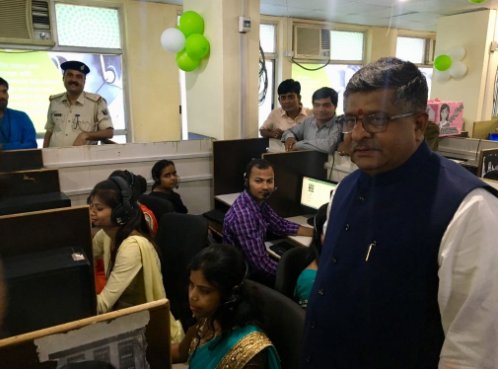 _DigitalIndia's tweet photo. #DigitalIndiaArchive | On April 20, IT Minister Shri Ravi Shankar Prasad (@rsprasad) made a visit to the BPO Center started in #Patna under #IndiaBPO Promotion Scheme. He met the youth  from different parts of rural #Bihar who have come to work in this #BPOCenter.

#TBT https://t.co/zuOe0SAbJJ