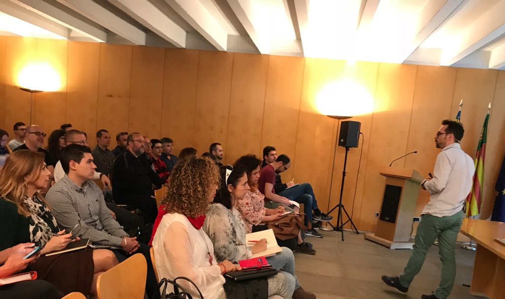 lau_barreda's tweet image. Aprendiendo de los grandes en @CEEICastellon de la mano de @echaleku. #SOMATechHub #marketingdigital #tendencias #castellón #tecnología