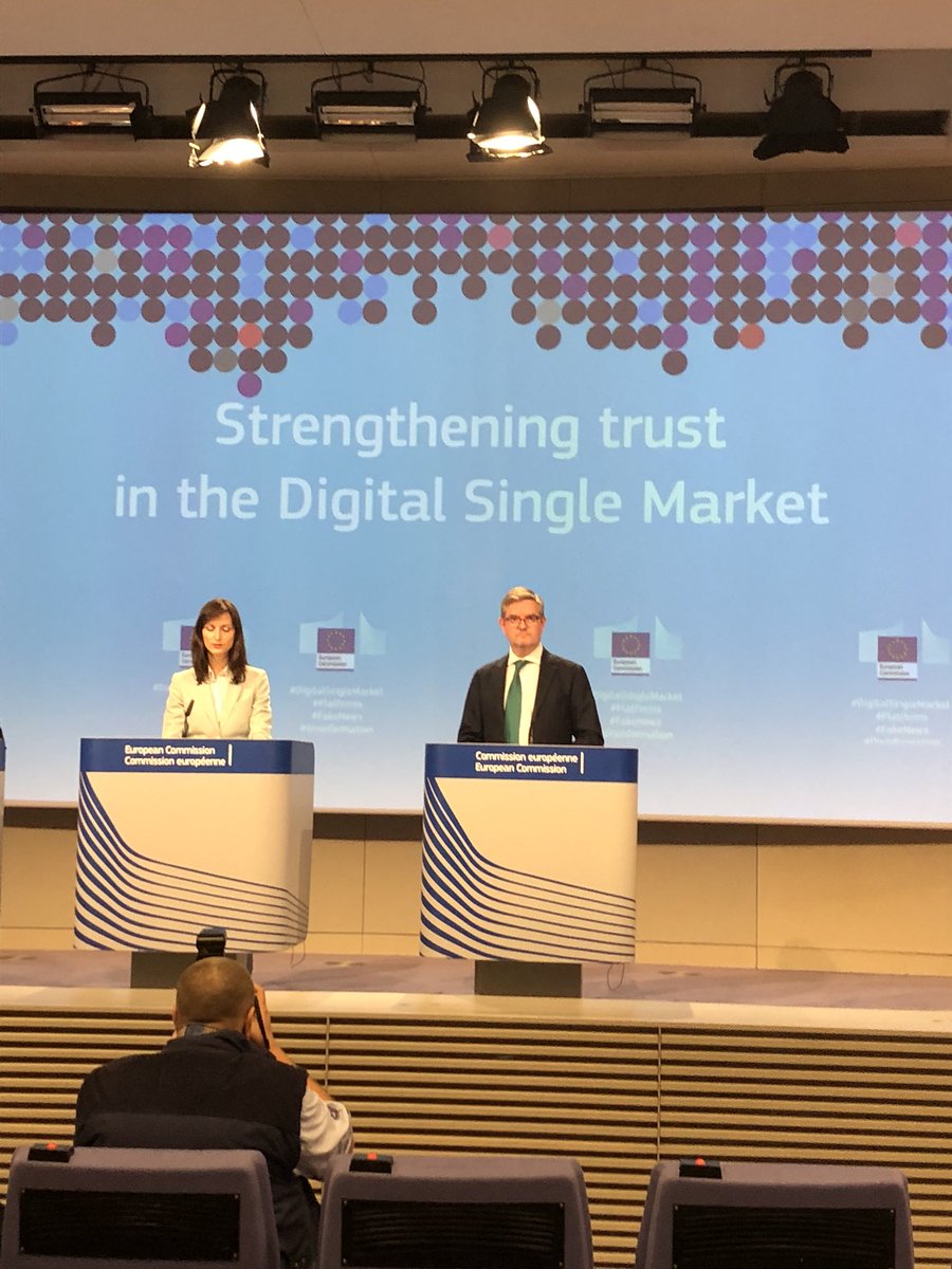 Fighting Fake News is not easy - but we’re proposing a range of measures today to approve accountability online. Press conference ongoing with @JKingEU and <a href="/GabrielMariya/">Mariya Gabriel</a>