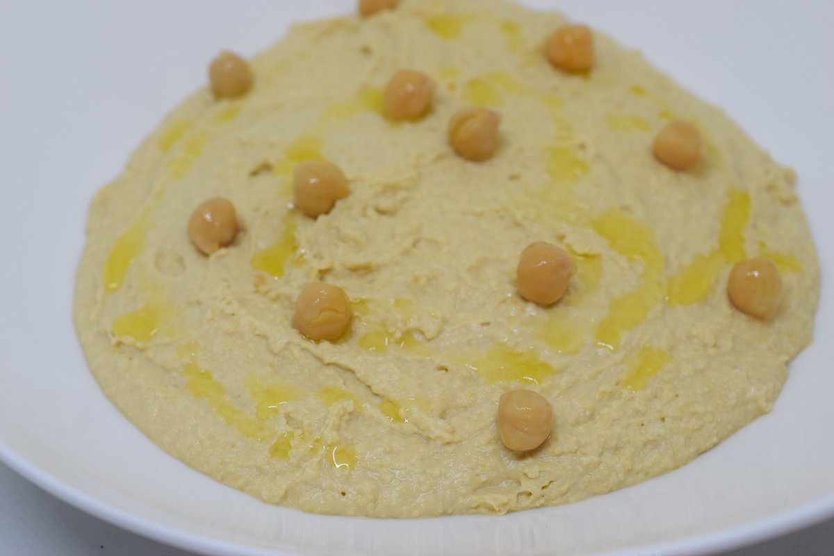 Despite hummus popularity, very few of us actually make our own. Fresh hummus is a world away from the sour slurry, seasoned with preservatives and half the price too. The beauty of hummus, is how easy it is to sling together at the last minute. #hummus
boredofbeans.co.uk/hummus/