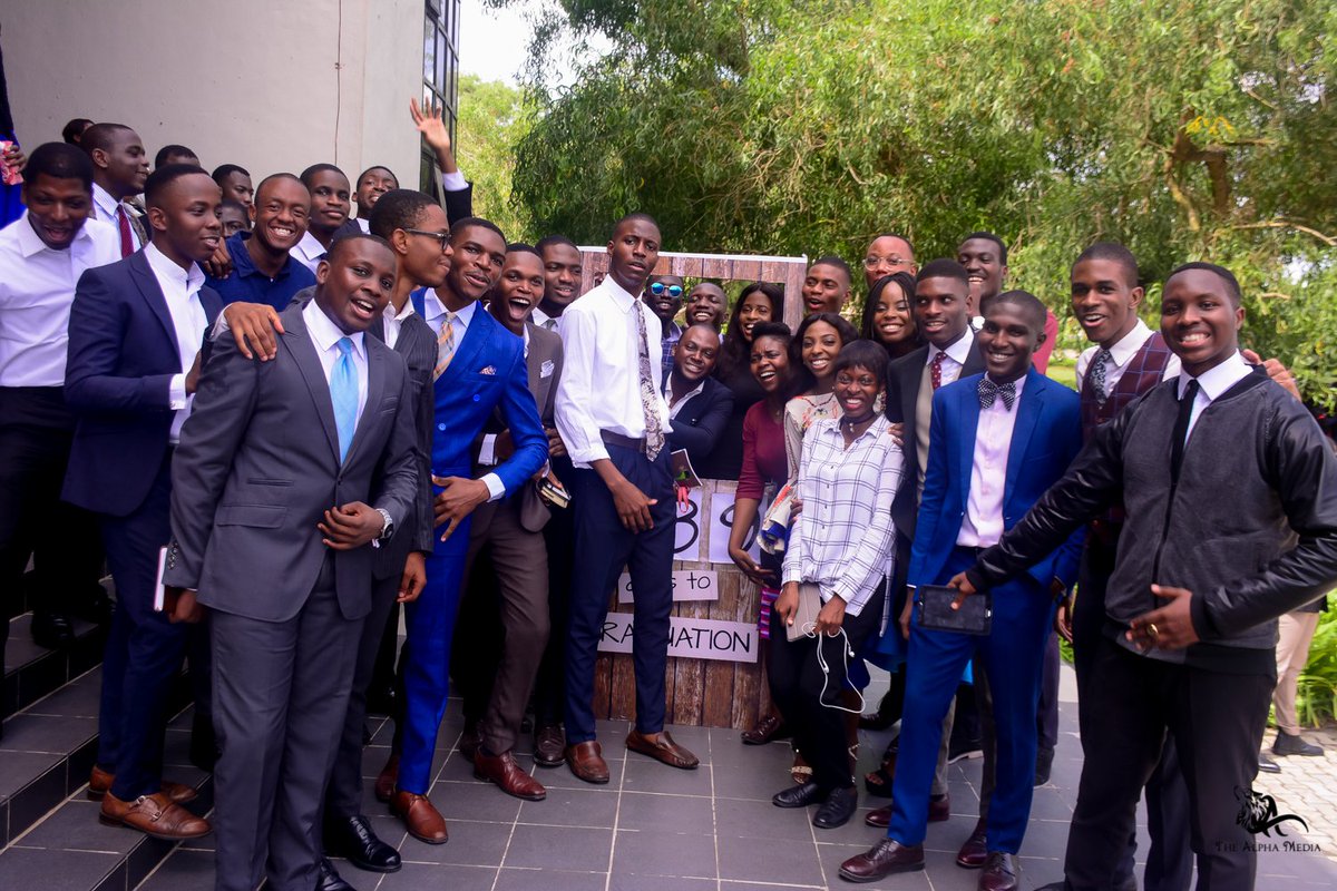 Davidutomi's tweet photo. Family. #5years #Elect2018 #RegalSet https://t.co/RazabkOcCk