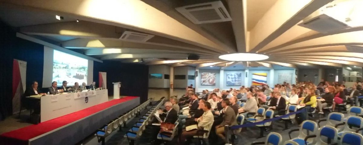 FLCconstruccion's tweet photo. 📗Conocemos la evolución de la normativa en #PRL del sector de la mano de @Ramonpmerlos, durante la Jornada 'Presente y Futuro #seguridad y #salud sector #construccion' #Badalona @BCIN95 #28PRL https://t.co/pvNUiY589j