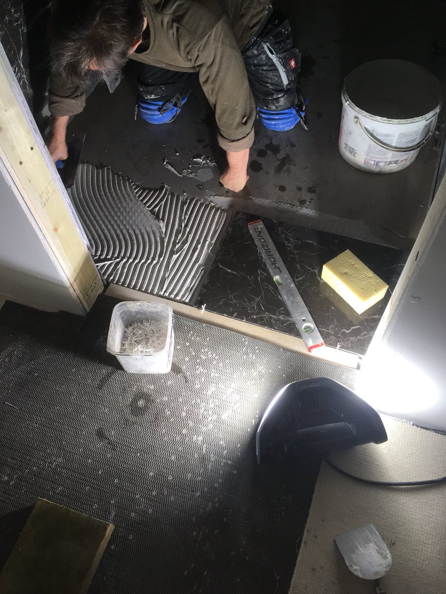 novaKamen05's tweet photo. Working with #Kerakoll #Biofast #Whitshock. Installing Italian marble https://t.co/OUXtFCVscU