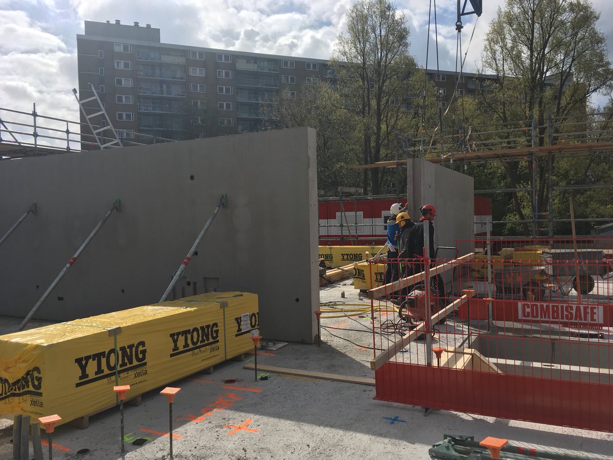 BruinsmaHilde's tweet photo. Net weer even bij het prachtige project Driedam, Stekeldijk te Purmerend weze kijken! Gaat allemaal heel netjes! #vanwijnen #meerdanbouwen #Driedam #kopersbegeleider #werk #vrouwindebouw https://t.co/WzwPXH0Jni