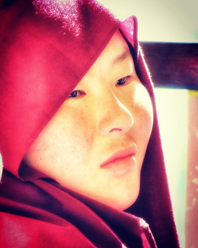 LindaKagyu's tweet photo. We are shaped by our thoughts; we become what we think. When the mind is pure, joy follows like a shadow that never leaves. #Buddha #enlightenment #youngmonk #buddhistmonk https://t.co/tgACdsGTmb https://t.co/YBy6Qp7bHA