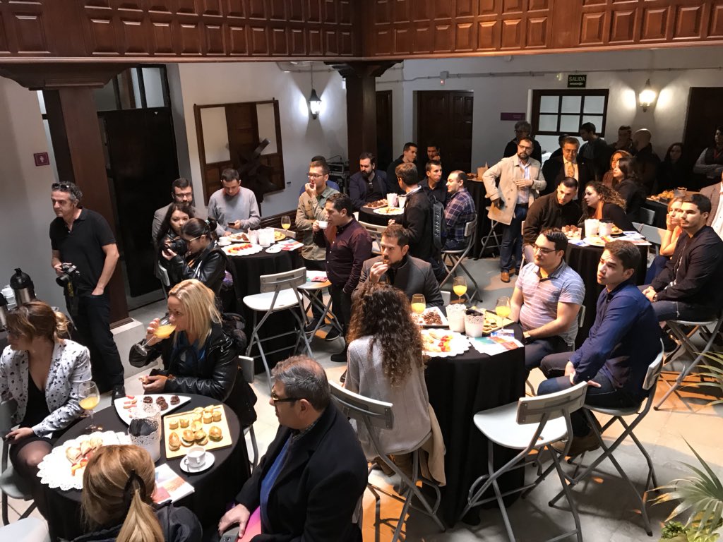 FundacionDISA's tweet photo. Comienza el desayuno #DISAEmplea. Becarios y entidades se presentan y nos cuentan su experiencia siendo beneficiarios de las becas.
#FundaciónDISA https://t.co/qaryyJQRpV