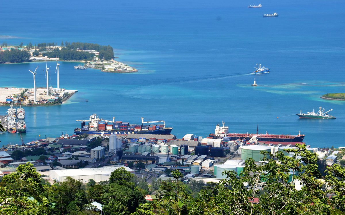 ronny_jumeau's tweet photo. #EU, #EuropeanInvestmentBank, #FrenchDevelopmentAgency provide 36m euros in #loans and #grants to modernise and expand #Seychelles' main #harbour https://t.co/6Q1bGDIFQR @EIB @AFD_France #EIB #AFD #ports #maritime #shipping #maritimetrade #seatrade #seatraffic https://t.co/kf6BkbcLjK
