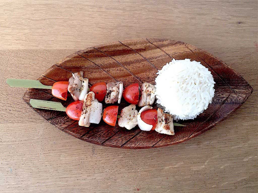 menuario's tweet photo. ¿Os apetecen unas brochetas para comer? Aquí tienes la receta 👉https://t.co/YCVYT2XgsN https://t.co/4QXyu2tMKa