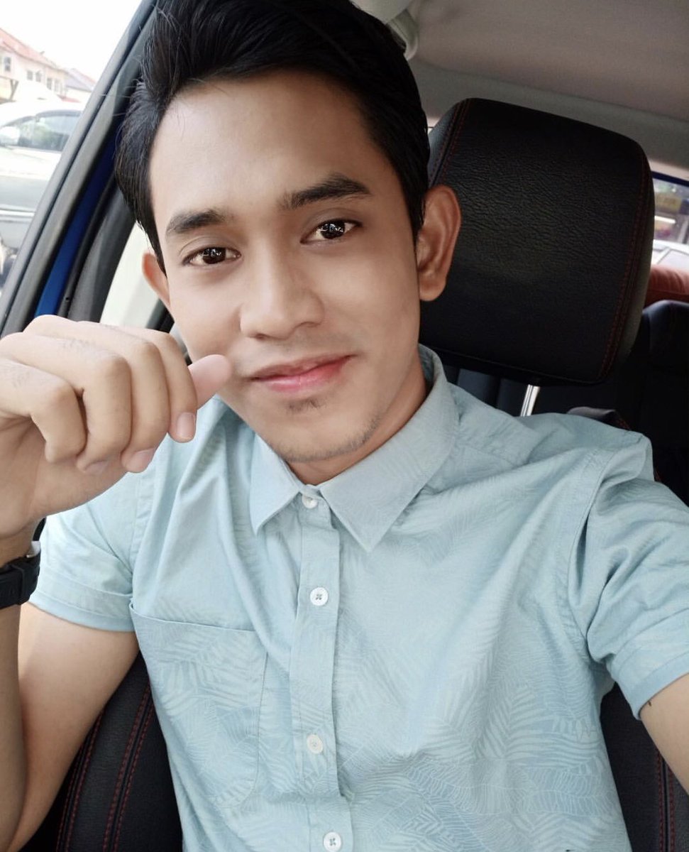 hotfm976's tweet photo. Kalau Khai Bahar ajak korang minum petang, dekat mana paling best? 
#HotSelebriti 📸 : @khaibahar94_ https://t.co/30jvhpIT1l
