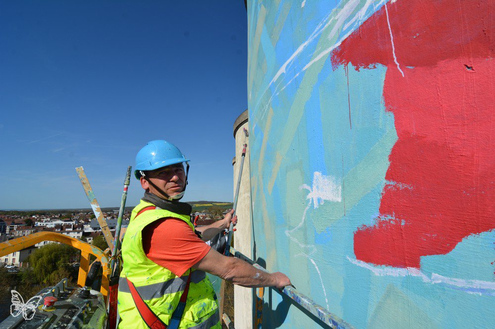 s_butterfly's tweet photo. We followed French Artist Florent Maussion as he paints a monumental mural on the #Batardeau silos in |#Auxerre  for the #RADD89 #streetart #florentmaussion https://t.co/3uEtWEyTBn https://t.co/Y2ApIfiXEI