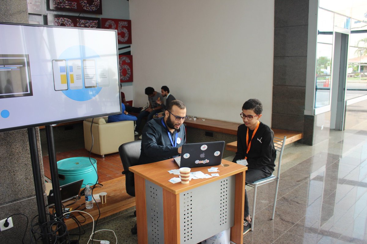 FlutterEgypt's tweet image. Youngest Android Developer at MDW2018 Event Ismail 13 years old, asking about @flutterio  and how he can use it :)

#Flutter 
#FlutterEgypt