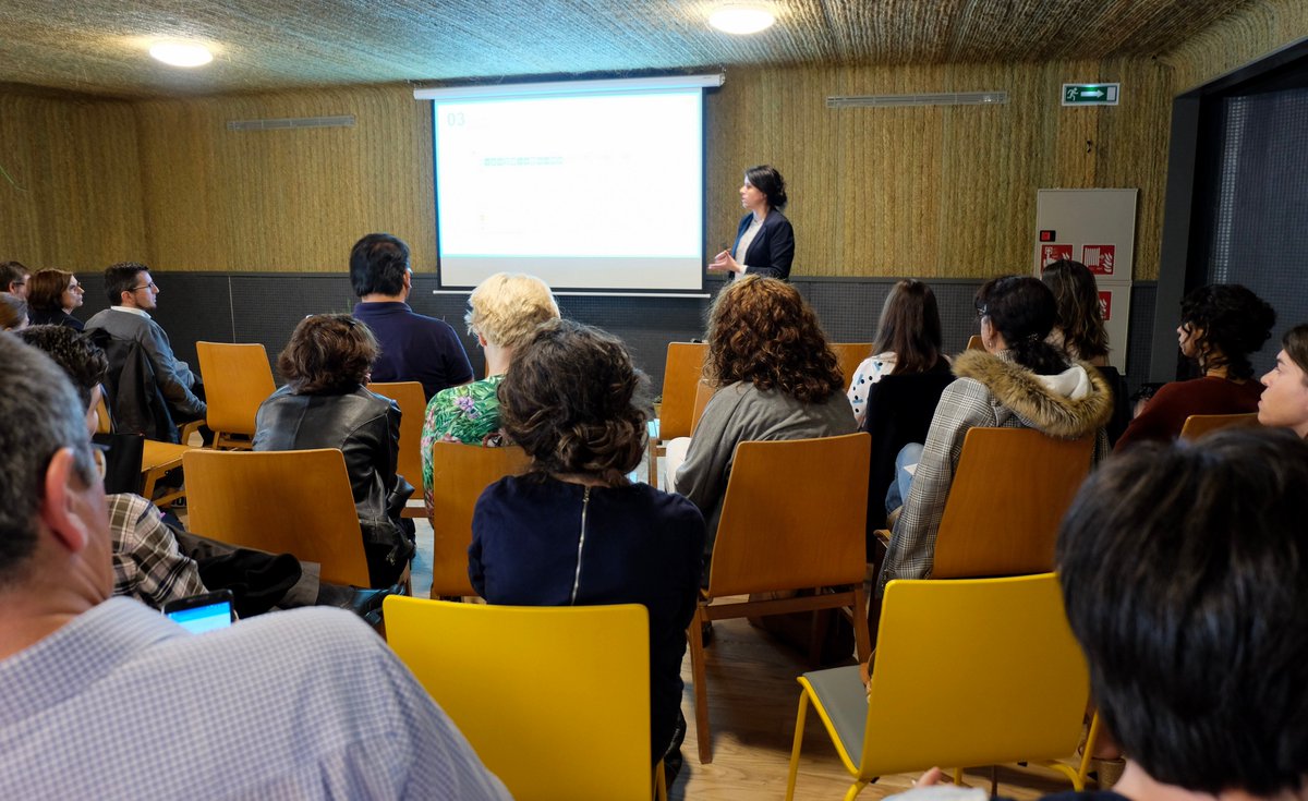 ImpactHubMAD's tweet photo. @aforment, Manager @everis Salud, nos habla del Patient Journey como herramienta para mejorar la experiencia del paciente. #C4PE https://t.co/YuNbcW11HL