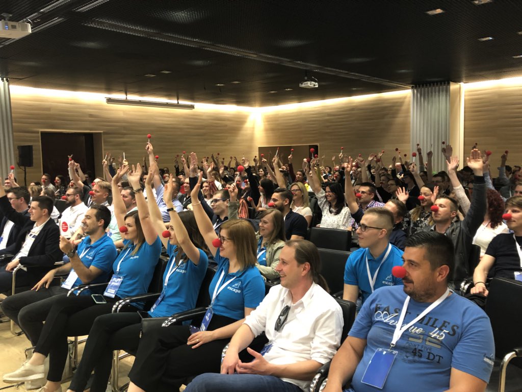 Svi znamo čije je ovo predavanje! Dame i gospodo <a href="/mvarga/">mvarga</a> u svom stilu zatvara treći #hititdigital