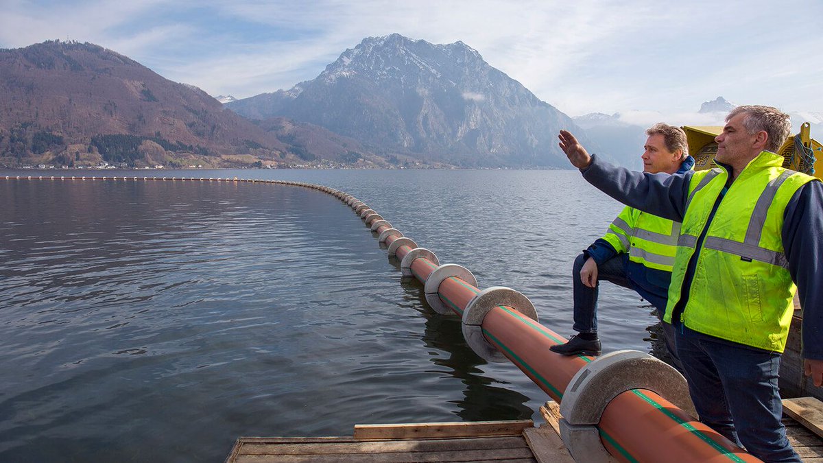 AGRUAmerica's tweet photo. The Traunsee is considered one of the purest lakes in Austria. To keep it that way, a 47-year-old sewer pipe was replaced by a modern underwater pressure line with the help of products from AGRU. https://t.co/aQP2a8Is23 https://t.co/wB3W06P8FL
