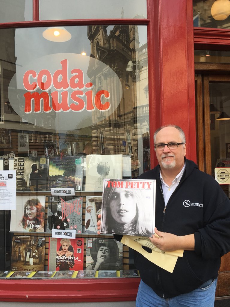 KCURMichael's tweet image. I seem to have rejoined the living - strolling through the ‘burger, having a burger for lunch, and adding to my music collection. Many pics taken - will share soon. #vacation #BecauseRecords #codamusic #TomPetty