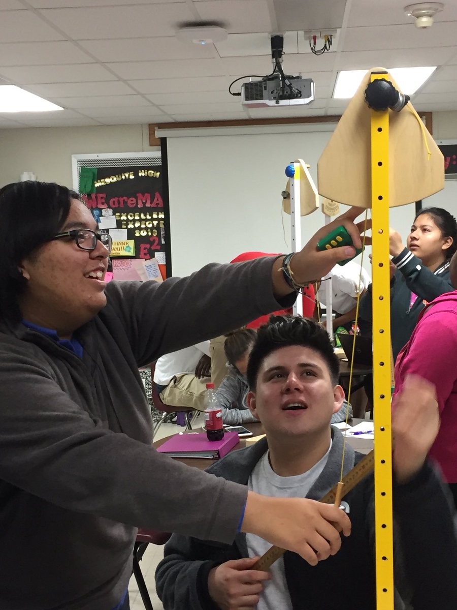 MHSRoseScience's tweet photo. Why does the Harvard Pendulum Wave Machine behave the way it does? Mass, string length, or amplitude? Weβre finding out! @wearemaroon #phunphysics #p15 #skeeternation @claywaller @kevinwsamples https://t.co/QQhoucWv0g