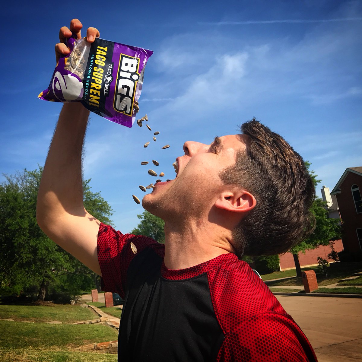JugglinJosh's tweet photo. The new @TacoBell #TacoSupremeSeeds from #BigsSeeds are here and they are amazing! To celebrate I'm giving away a #TacoBell gift card to one lucky person who RTs this photo! #ad
#GoBigs: https://t.co/OInGhdujtZ https://t.co/uyF6atWGxF