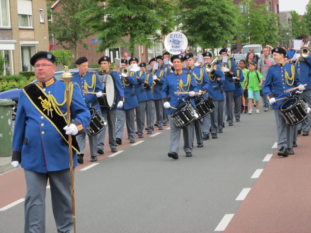 Gezocht: #drumfanfare uit de regio Gilze-Rijen die op vrijdag 8 juni de muzikale omlijsting bij de afmars van de #avondvierdaagse in Rijen wil verzorgen. Er is een vergoeding voor beschikbaar. Meer info via info@avondvierdaagserijen.nl