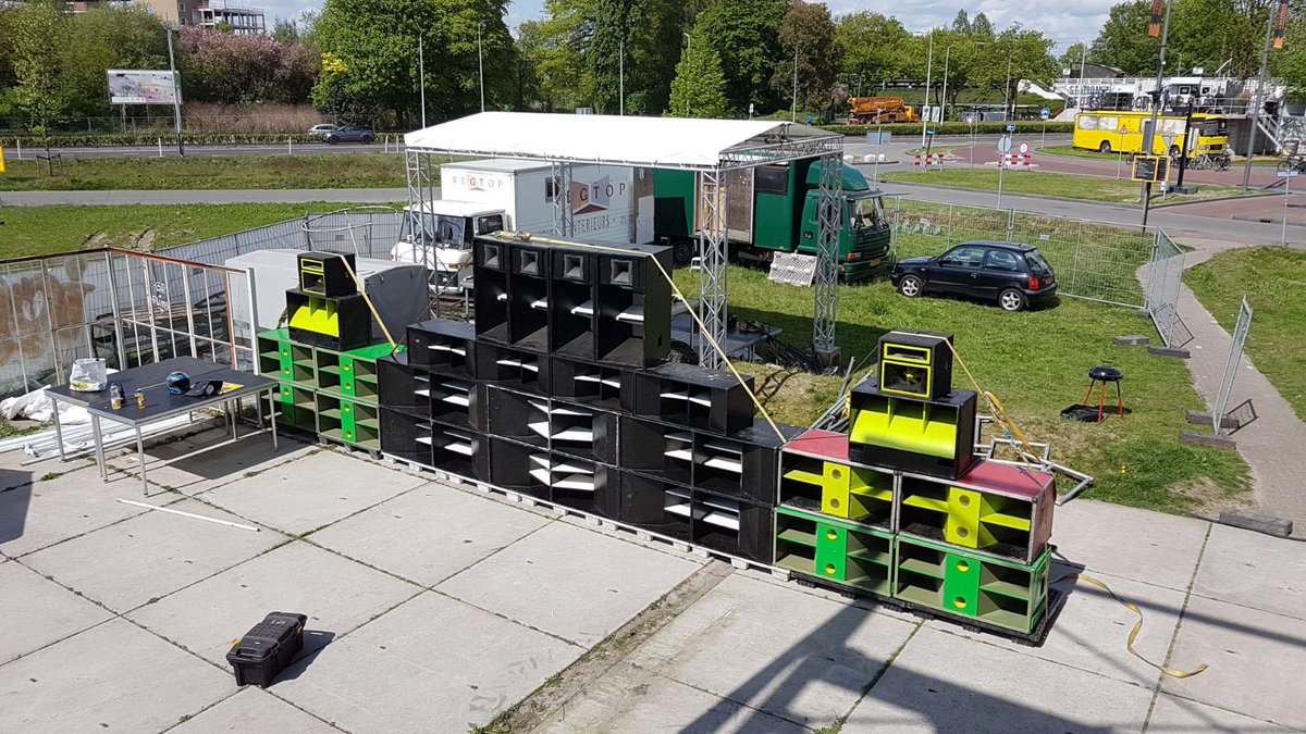 borbase's tweet image. Feestje morgen