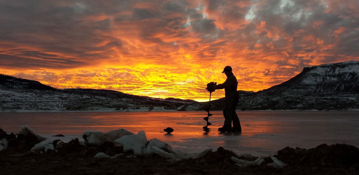 MensHealthBox's tweet image. Shoutout to the early risers.