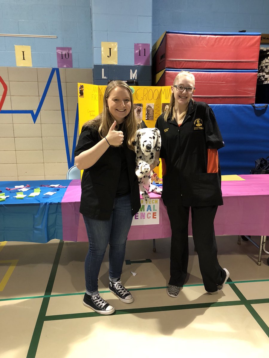 HTHSEdRising's tweet photo. Love seeing some of our @EducatorsRising peeps  helping out at Bakerfield Elem. Career Day &amp; teaching future cobras about their Tech Areas!  @HCPSchools @TechAuthen @collins6HCPS https://t.co/kNPr72hATi
