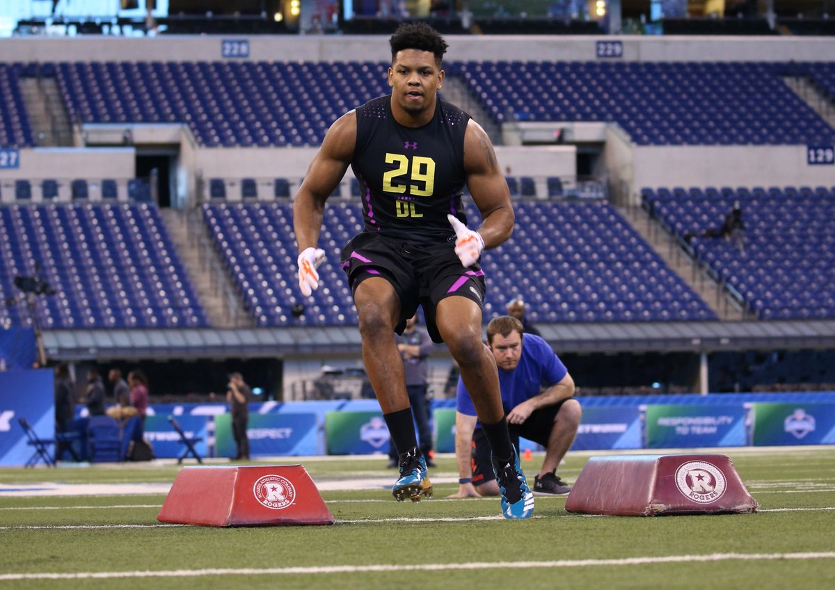 WJeremyStoltz's tweet photo. Our final seven-round mock draft has the #Bears taking a raw pass rusher early, solidifying the O-line in the mid rounds, and bolstering the receiving corps late: https://t.co/2xHETv3yjU https://t.co/3tWTKeVsod