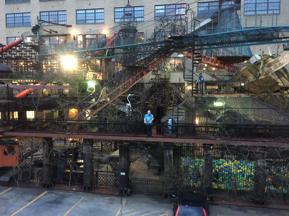 LCorbino's tweet photo. A fun time at the City Museum in St. Louis #DSLUG18 @DocLinkbyAltec https://t.co/4QUHNaCvO2
