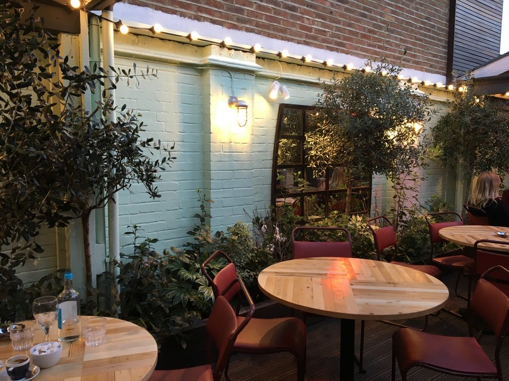 Lon_Unattached's tweet photo. Want to try Something Made In Chelsea?  How about @ImperialArmsPub  in @ChelseaQuarter Lucy found it all delicious https://t.co/Qek5ctVbAz https://t.co/QUle3oLABU