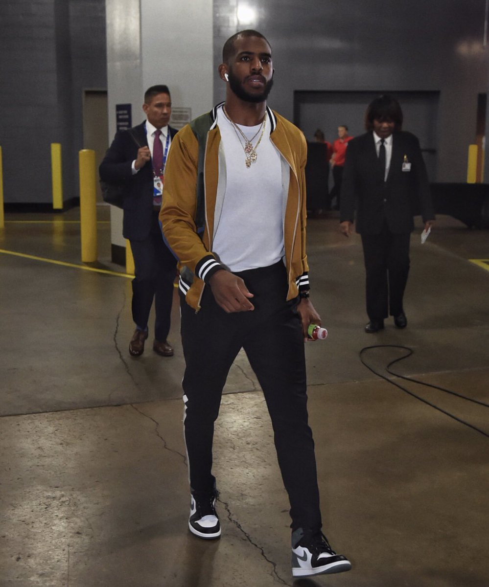 ToddPatrick_'s tweet photo. Chris Paul Styled by ParkerMayCollective in Our Tre Cobalt Bomber for Playoffs https://t.co/GpTyKjwXRi